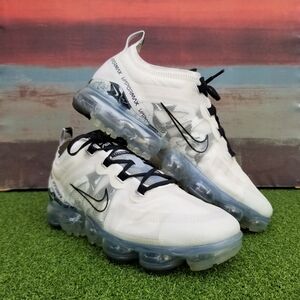Women's Nike Vapormax SE Floral - size 9.5